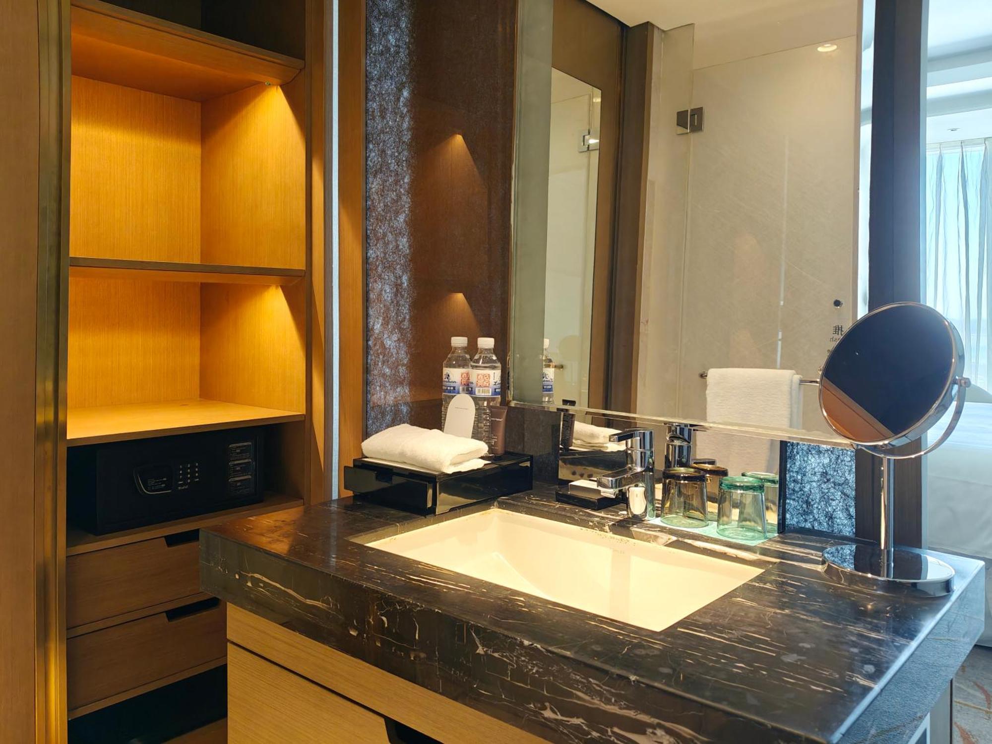 Sheraton Qingdao West Coast Esterno foto